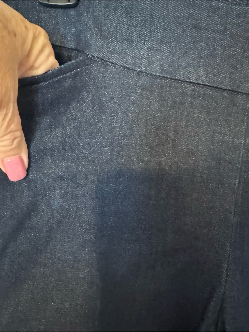 THE EFFORTLESS STRETCH CAPRI Dark Denim Pants   SIZE: 8    BIN#12 - Picture 3 of 5
